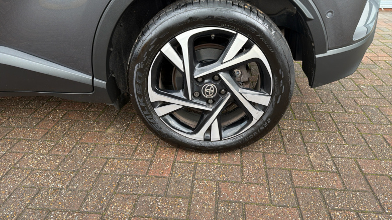 Toyota C-HR 1.8 Hybrid Design 5dr CVT Hybrid Hatchback